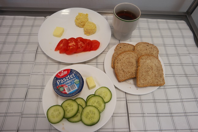 Śniadanie dieta z&nbsp;ograniczeniem łatwo przyswajalnych węglowodan&oacute;w